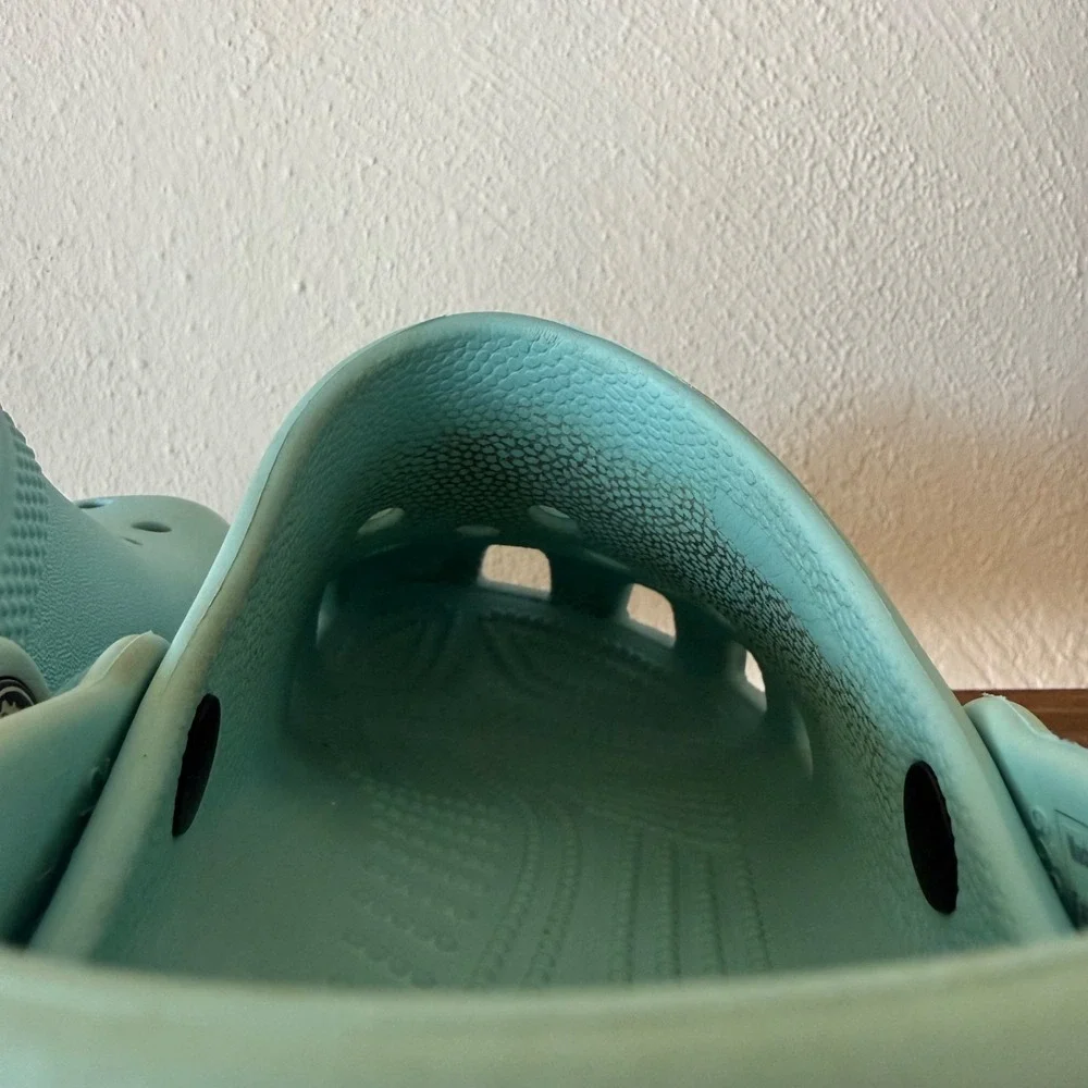 Crocs Classic Clog Mint Green Aqua Size J2 Kids Youth Slip On Shoes